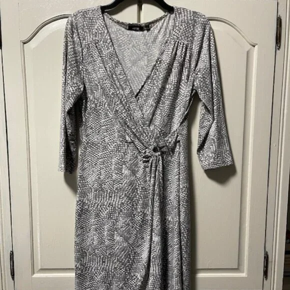 APT9 Wrap Dress - Picture 1 of 3